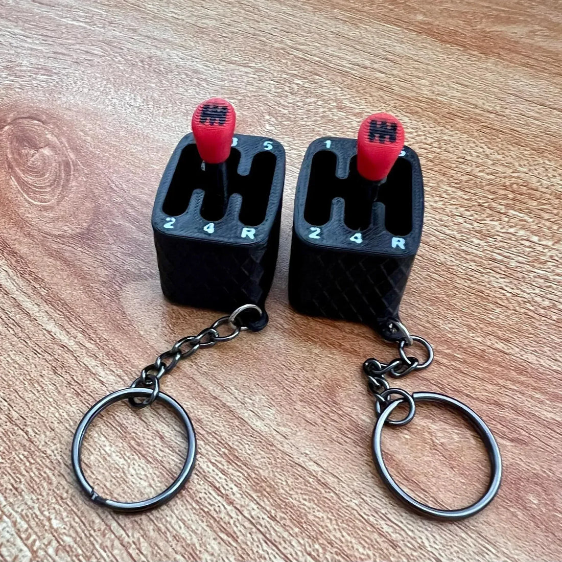 Masaüstünde kullanılan mekanik fidget oyuncağı ve sıcak çalışma köşesi