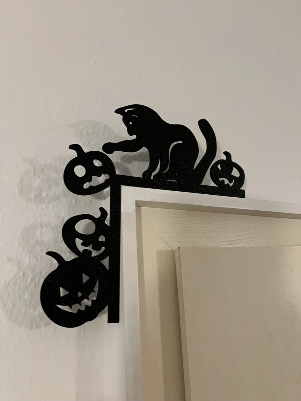 Halloween Kedi Kapı Köşe Dekoru – Siyah Kedi Kapı Pervazı Süsü