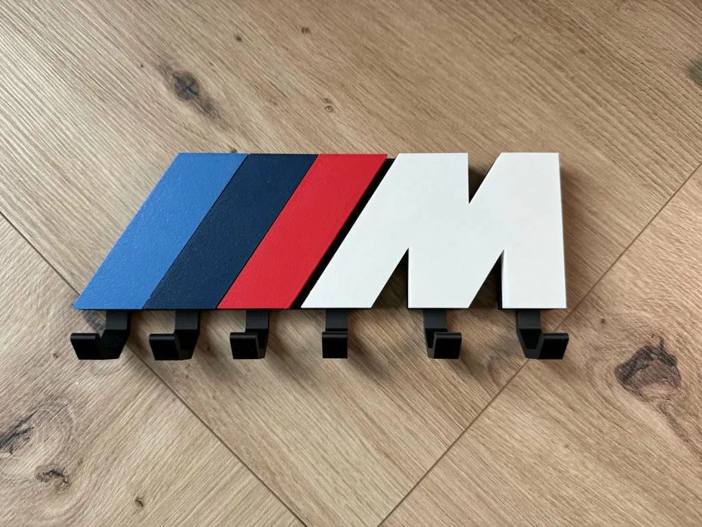 BMW M Tasarımlı Duvar Tipi Anahtar Askılığı – 6 Kancalı Dekoratif Organizer