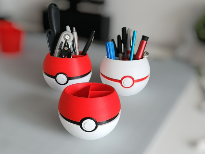Pokeball Kalemlik – Dekoratif Masaüstü Kalem Tutucu & Organizer (Ofis ve Çocuk Odası için)