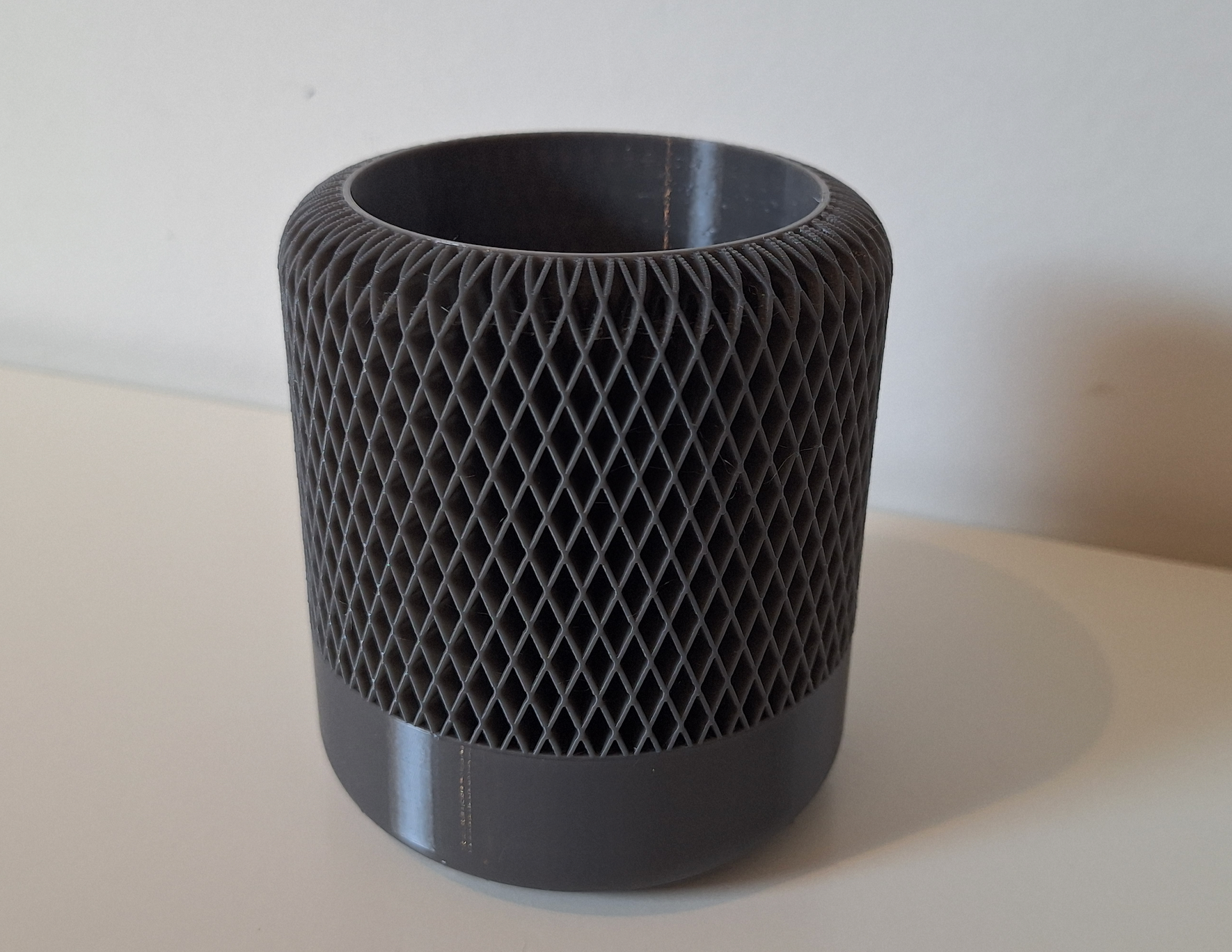 Modern Masaüstü Kalemlik – Minimal Tasarım Ofis ve Çalışma Masası Düzenleyici