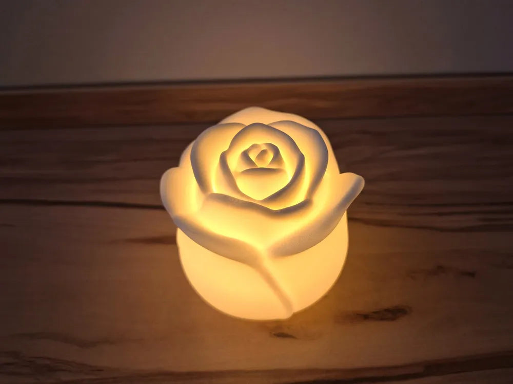 Gül Tasarımlı Pilli LED Mumluk – Dekoratif Işıklı Gül
