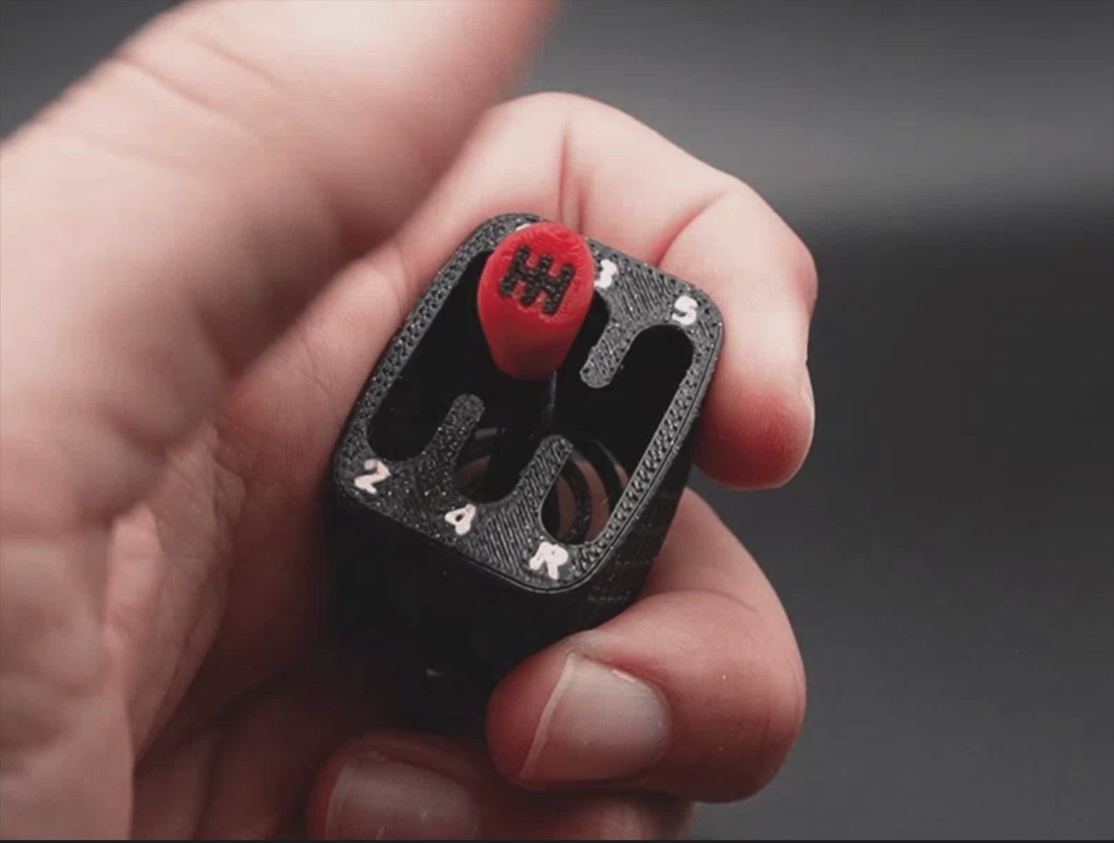 Mini Manuel Vites Anahtarlık ve Fidget Oyuncak – Hareketli Vites Kolu Tasarımı